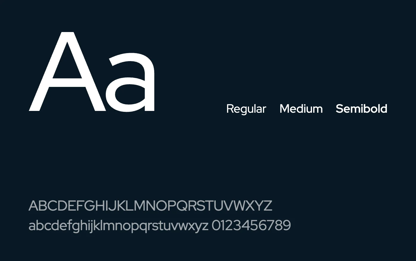 Spécimen de la typographie Red Hat Display en blanc sur bleu nuit, graisses Regular, Medium et Semibold